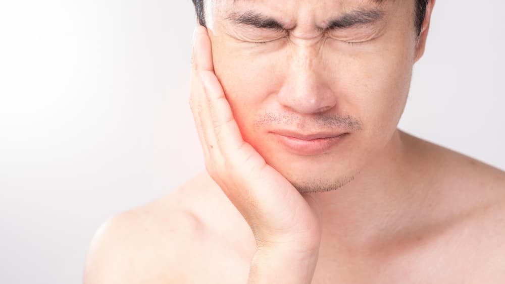 植牙傷口化膿怎麼辦？了解植牙後牙長膿包原因