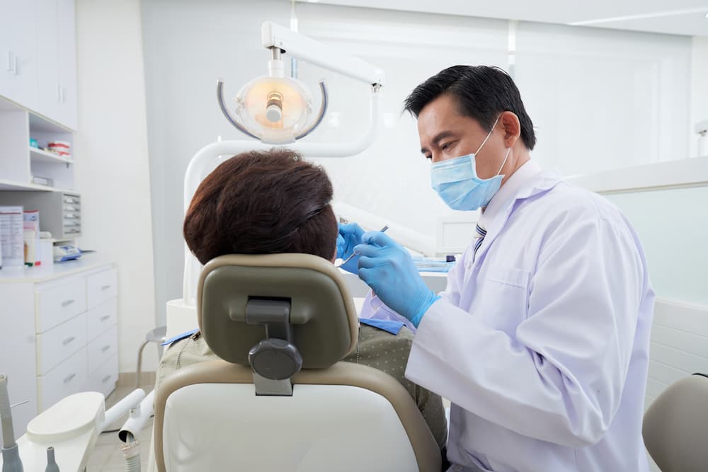 植牙醫師推薦：植牙專科就是品質保證嗎？